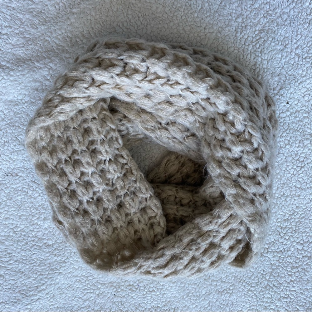 Spring circle scarf